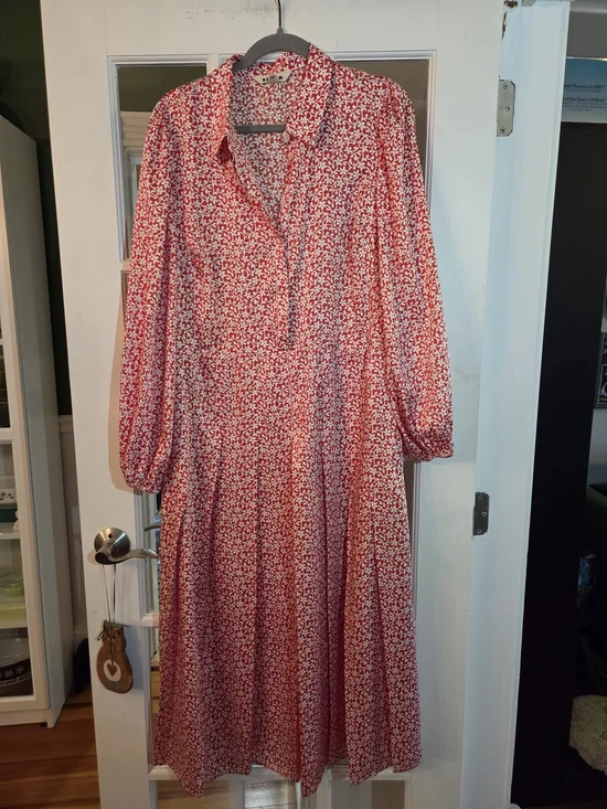 Boden Red Sateen Floral Button-Front Pleated Midi Dress - Size 14 - Picture 4 of 10